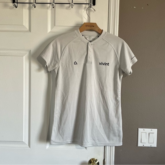 Vivint Security Henley T-Shirt Men’s Medium Authorized Dealer Employee Shirt - Picture 1 of 9